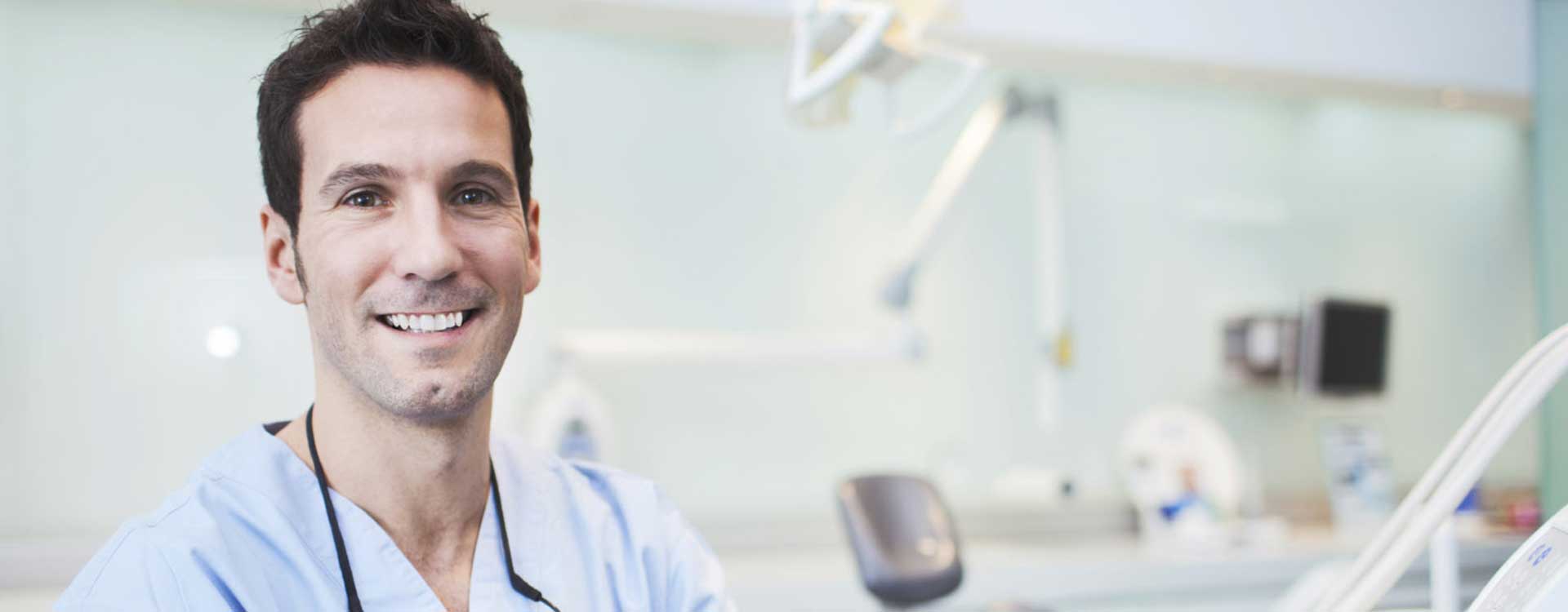 Врач стоматолог новое. Доктор Николас Тоскано. Врач стоматолог. Доктор стоматолог.